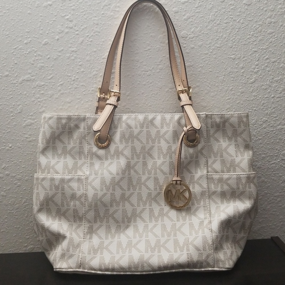 Michael Kors Signature Jet set tote